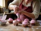 découvrez les erreurs courantes à éviter pour réussir la décoration de vos cupcakes maison et épater vos invités avec des créations gourmandes et esthétiques.