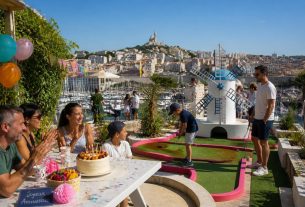 découvrez le mini golf à marseille, la nouvelle tendance pour célébrer un anniversaire unique et mémorable en famille ou entre amis.